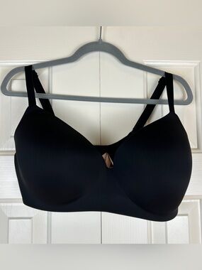 Victorias Secret T Shirt Lightly Lined Wireless Bra